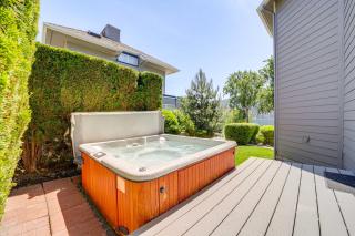 Modern Retreat with Hot Tub - Steps to Lake Chelan! - Manson - 9