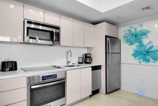 MODERNResortBALCONY - Hallandale Beach - 3