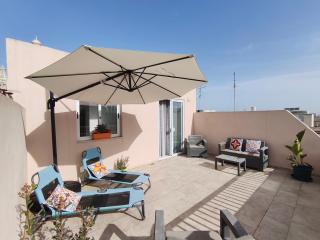 Modern Large Terraced Studio - Garden Views - Paola - 0