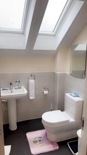 Modern & spotless property with easy commute to Silverstone, London, Birmingham, etc - Hardingstone - 1