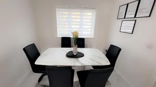 Modern & spotless property with easy commute to Silverstone, London, Birmingham, etc - Hardingstone - 2