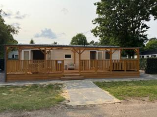 Luxe chalet op 5-sterren camping met comfortabel ingerichte veranda - Sevenum - 8