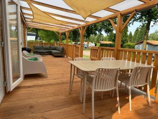 Luxe chalet op 5-sterren camping met comfortabel ingerichte veranda - Sevenum - 0