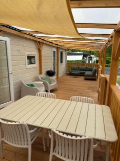 Luxe chalet op 5-sterren camping met comfortabel ingerichte veranda - Sevenum - 7