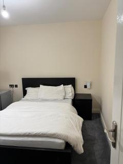Double Room Ensuite in Croydon Family Home - 0