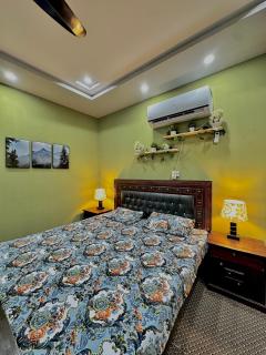 Cozy & comfort - Lahore - 5