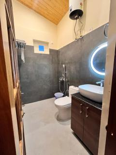 Sunbird Stay & Cafe - Bhowāli - 2