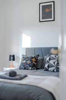Lordship Lane Escape 4BR 2bath Wifi, sleeps 8 for contractors and long stays - Moffat - 0
