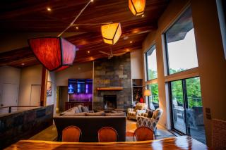 4BR Mountain Retreat, Hot Tub & 2 Master Suites - Waitsfield - 8