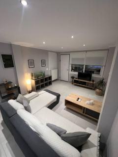 Seaside Luxury Apartments - Porto Rafti - 9