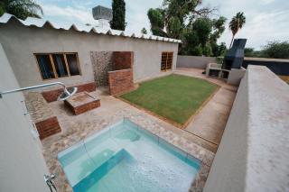The Olive Branch Guesthouse and Animal Sanctuary - Upington - 0