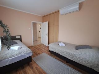 Sunrise Apartman Dunaszentmiklós - Dunaszentmiklós - 4