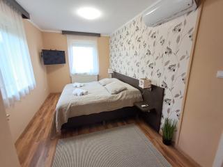 Sunrise Apartman Dunaszentmiklós - Dunaszentmiklós - 8