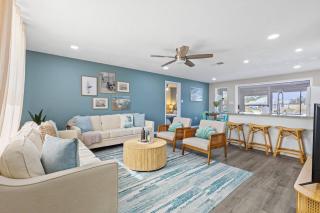 Canal-Front 3BD - Coastal Vibes, Pool & Near Beach - Port Charlotte - 9