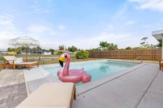Canal-Front 3BD - Coastal Vibes, Pool & Near Beach - Port Charlotte - 0