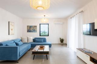 SeaAuraApartment - 3