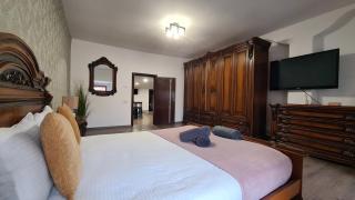 Town Square Loft Apartment - 4