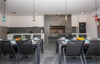 Awesome Home In Veliki Prolog - Veliki Prolog - 6