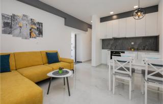 Awesome Home In Veliki Prolog - Veliki Prolog - 4