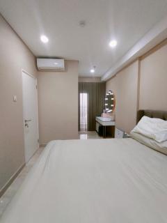 Podomoro cozy apartment Liberty Tower city view - Medan - 1