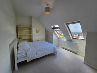Bright 3BR House in Wimbledon - New Malden - 1