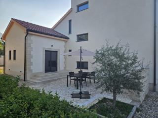 Apt Paklina#2 - Starigrad - 0