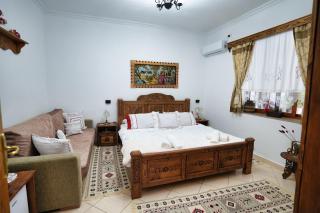 Guest House Luna - Gjirokastër - 0
