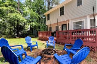 4BR Cozy Family Retreat Near Mall of GA, Near Lake Lanier - Sleeps 10 - Suwanee - 9
