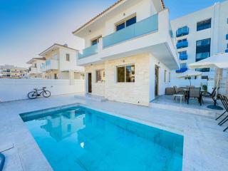 Pierre 9 Villa - Private Pool, Jacuzzi, Seaview - Paralimni - 0