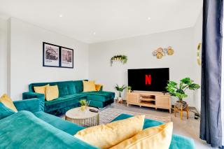 Luxury Apartment With Skyline View - Chelmsford - 1