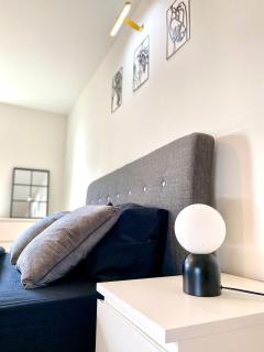 Luxe 2 Bed - Water View and Parking - 7