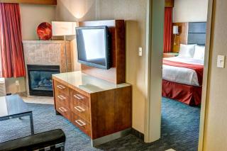 Radisson Hotel & Suites Fort McMurray - Fort McMurray - 5
