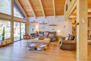 2 Mi to Skylandia Beach Tahoe City Home with Deck - Tahoe City - 7