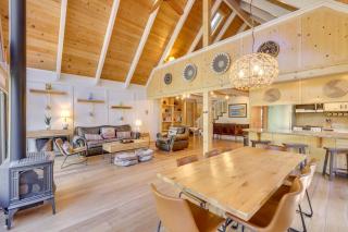 2 Mi to Skylandia Beach Tahoe City Home with Deck - Tahoe City - 4