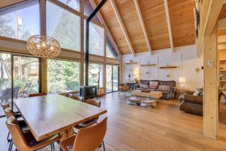 2 Mi to Skylandia Beach Tahoe City Home with Deck - Tahoe City - 3