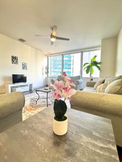High-Rise Apartment in Downtown Dallas wPool - Dallas - 3
