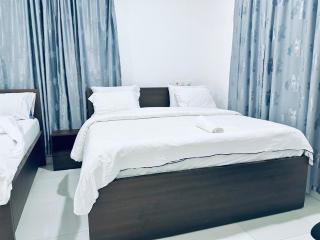 The Sterling Guest House - Adentan - 6