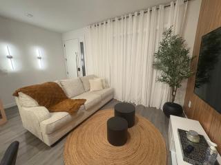 Modern 3BR Townhome Near Disney - Kissimmee - 2