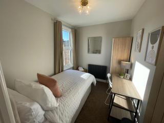 Stunning 4-Bedroom Home Sleeps 6 - 2