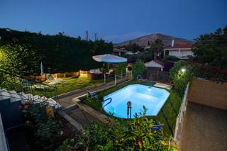 3 Bedroom Villa with private pool in Lagonisi - Áyios Nikólaos - 2