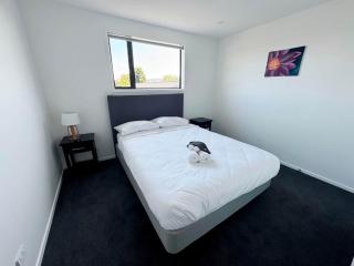 Seabreeze Army Bay apartment - 3