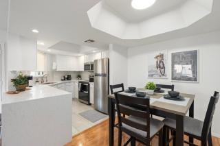 Mid-Century Duplex with Private Balconies - 5