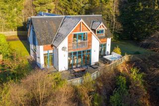 Luxury Glenardle Lodge with Hot Tub and Forest Views - Bridge of Cally - 0