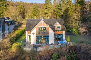 Luxury Glenardle Lodge with Hot Tub and Forest Views - Bridge of Cally - 2