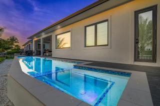Marco Luxe Retreat Waterfront - Marco Island - 7