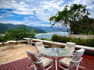 Casa Vista para Praia - Toninhas, Ubatuba/SP - 1