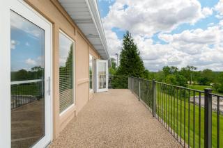 Best Western Plus Washington Hotel - 8