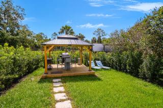 Whispering Pines Retreat - Naples - 3