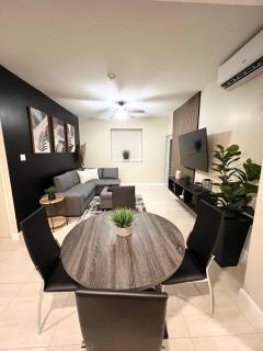 Luxe at the lofts - Kingston - 7