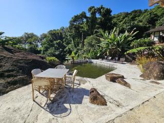 Villa com piscina, loft e 5 suítes - Praia do Léo - Ubatuba - 2